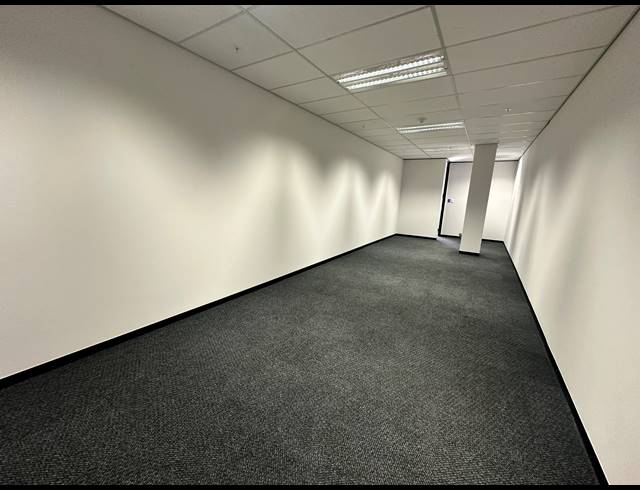 336M² OFFICE TO LET IN PARKTOWN